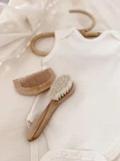 Naturaborn Organik Doğal Keçi Kılı Yumuşak Bebek Konak Saç Fırçası ve Doğal Şimşir Ahşap Tarak 2'li Set - 1
