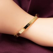 Çivili Taşsız 14 Ayar Altın Kelepçe Bilezik thumbnail 2