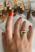 Ortası Yeşil Baget Taşlı Kenarı Tırtıklı Yüzük - 1