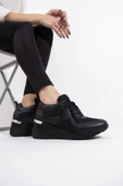 Siyah Fileli Dolgu Topuklu Sneaker Bağcıklı Spor Ayakkabı - Pily - 1