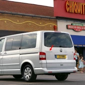 VW Transporter T5 2004-2010 Arka Bagaj Kapağı Caravelle Yazısı 7H9853687 - 1