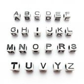 50 Gram Harf Boncuk Küp Harf Boncuk Eskitme Kaplamalı 50 Gr ~ 200 Adet thumbnail 1