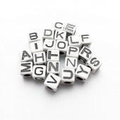 50 Gram Harf Boncuk Küp Harf Boncuk Eskitme Kaplamalı 50 Gr ~ 200 Adet thumbnail 5