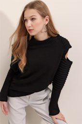 Kadın Siyah Omzu Açık Kazak thumbnail 3