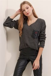 Kadın Antrasit V Yaka Pirinç Örgü Cepli Kazak - 2