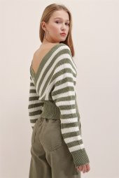Kadın Çizgili Kruvaze Yaka Kazak - 5