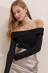 Kadın Siyah Madonna Yaka Bluz thumbnail 3