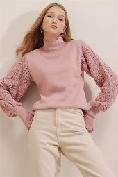 Kadın Pudra Yarım Balıkçı Kolu Dantel Detaylı Kazak - 1