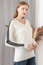 Kadın Beyaz Bisiklet Yaka Kolu Şerit Detaylı Kazak - 1