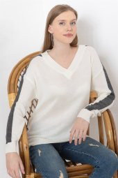 Kadın Beyaz Bisiklet Yaka Kolu Şerit Detaylı Kazak - 3