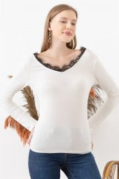 Kadın Ekru Dantel Detaylı V Yaka Bluz - 2