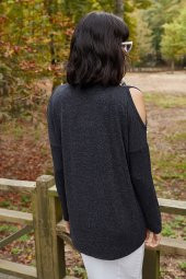 OMZU PENCERELİ İNCİLİ BLUZ - 3