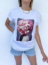 Kadın Pembe Çiçek Baskılı Basic Beyaz Tshirt - 3