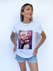 Kadın Pembe Çiçek Baskılı Basic Beyaz Tshirt - 4
