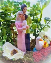 Sevgiliye Hediye Sarılan Aile Temalı Cam Teraryum - 2