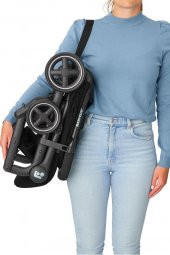 Maxi-Cosi Lara2 Ultra Kompakt Otomatik Katlanan Kabin Boy Seyahat Sistem Olabilen Bebek Arabası Essential Black - 7