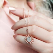 Kadın 925 Ayar Gümüş Güneş Kolye thumbnail 3