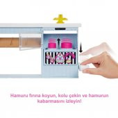 Barbie Pasta Dükkanı Oyun Seti ve Pembe Saçlı 30 cm Minyon Bebek HGB73, Fırın Standı, Pasta Yapma Özelliği, 20den Fazla Oyun Parçası, 3 Yaş ve Üzeri için thumbnail 5