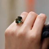 14 Ayar Altın Yeşil Taşlı Yüzük thumbnail 2