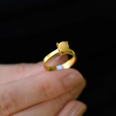 22 Ayar Altın Kumlu Tektaş Modeli Yüzük thumbnail 1