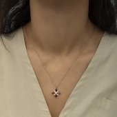 925 Ayar Gümüş Kırmızı Taşlı Umut Çiçeği Gümüş Kolye - 2