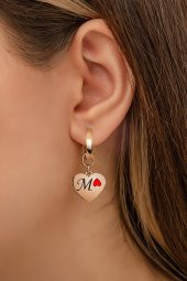 Kadın M Harfi Tekli Kalp Üzeri Kırmızı Mine Kalp Simgeli Rose Gold Kaplama  925 Ayar Gümüş Küpe - 1