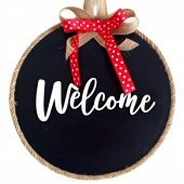 Welcome Yazılı Kırmızı Kurdeleli Ahşap Siyah Kapı Süsü thumbnail 2