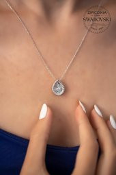 Swarovski Taşlı Damla Model Kristal Kesim Gümüş Zirconia Kolye - 1