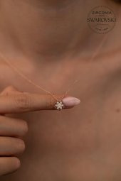 Swarovski Taşlı Kar Tanesi Model Rose Kaplama Gümüş Zirconia Kolye thumbnail 1