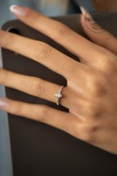Swarovski Taşlı Mekik Model Gümüş Zirconia Yüzük - 1