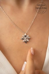 Swarovski Taşlı Rüzgar Gülü Model Gümüş Zirconia Kolye - 1