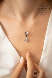Swarovski Taşlı Şimşek Model Gümüş Zirconia Kolye - 1