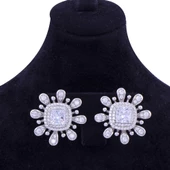 Kadın 925 Ayar Gümüş Küpe (ZRK 2160) Büyük Baget Taşlı Çiçek Model - 2