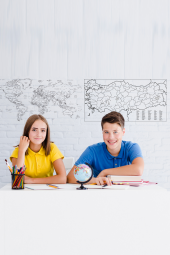 Türkiye ve Dünya Haritası - Yapışkansız Tutunan Akıllı Kağıt & Silgili Tahta Kalemi thumbnail 1