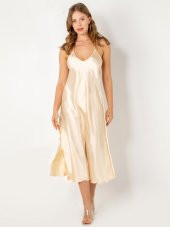 Sırt Dekolteli Güpürlü Yırtmaçlı Saten Gecelik Takım thumbnail 5