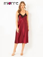 Dantel Detaylı Derin Sırt Dekolteli Yırtmaçlı Saten Gecelik thumbnail 4