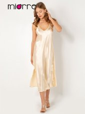 Sırt Dekolteli Güpürlü Yırtmaçlı Saten Gecelik Takım thumbnail 1