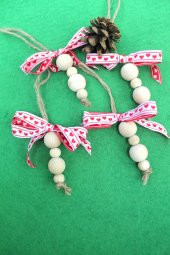 15 Adet Kalpli Kurdeleli Ahşap Boncuklu Yılbaşı Ağaç Süsü - 1