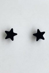 Siyah Renk Yıldız Figürlü Mıknatıslı Küpe Hediyelik Şık Eşya - 1