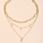 Moda Takı Altın Rengi Gerdanlık Kolye Kadınlar İçin 3 Katlı Yıldız Kilit Ezme Zincir Çok Katlı Kolye - 443 - 4