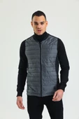 Erkek Regular Fit Bomber Yaka Cepli Kapitone Scuba Kumaş Fermuar Detaylı İnce Yelek - 1
