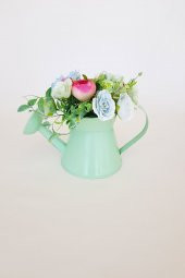 Metal  Yeşil Sulakta Vazoda  Çiçek Aranjmanı Demeti Buketi - 1