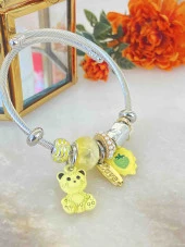 Aksesuar Çarşısı Sarı Ayıcıklı Kalp Tasarımlı Charm Bileklik thumbnail 1