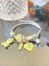Aksesuar Çarşısı Sarı Ayıcıklı Kalp Tasarımlı Charm Bileklik thumbnail 3