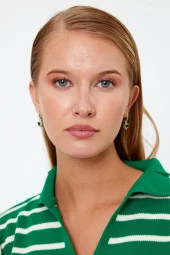 Yeşil Taşlı Kalpli Model Gümüş Küpe - 3