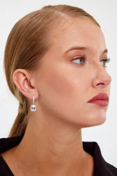 Kare Model Beyaz Taşlı Gümüş Küpe - 12