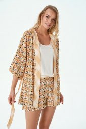 Çiçekli Sabahlıklı Şort Takım thumbnail 2