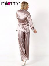 Kadın Uzun Kollu Önden Düğmeli Saten Pijama Takımı thumbnail 1