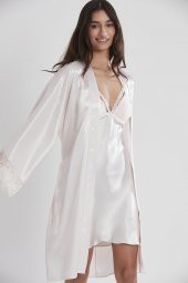 Saten Dantelli Gecelik & Sabahlık Takım thumbnail 1