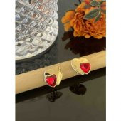 Aksesuar Çarşisi Kırmızı Zirkon Taşlı Kalp Tasarımlı Küpe thumbnail 1